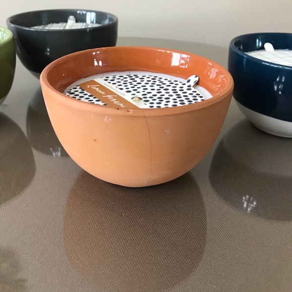 4-Piece Scented Candle Set, NIB - Picture 3 of 7